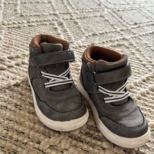 Stride Rite 360 Zayn Boots  Grey High-Top Sneakers with Brown Trim size 7